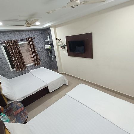 Treebo Yatri Grah Kshipra T Hotel Ujjain Εξωτερικό φωτογραφία