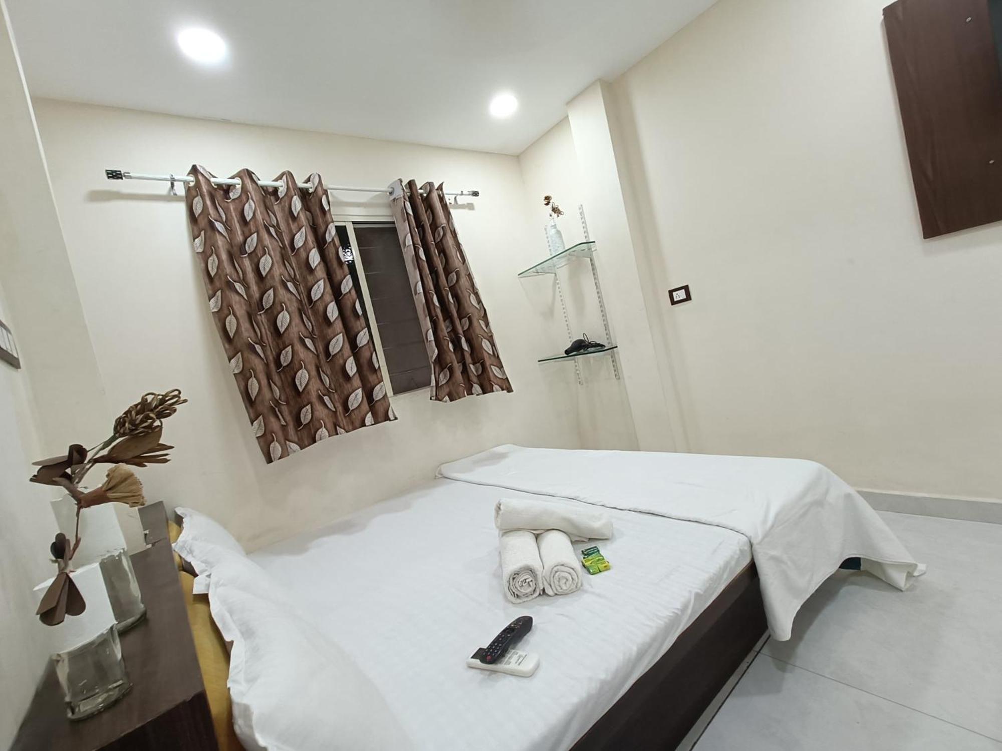 Treebo Yatri Grah Kshipra T Hotel Ujjain Εξωτερικό φωτογραφία
