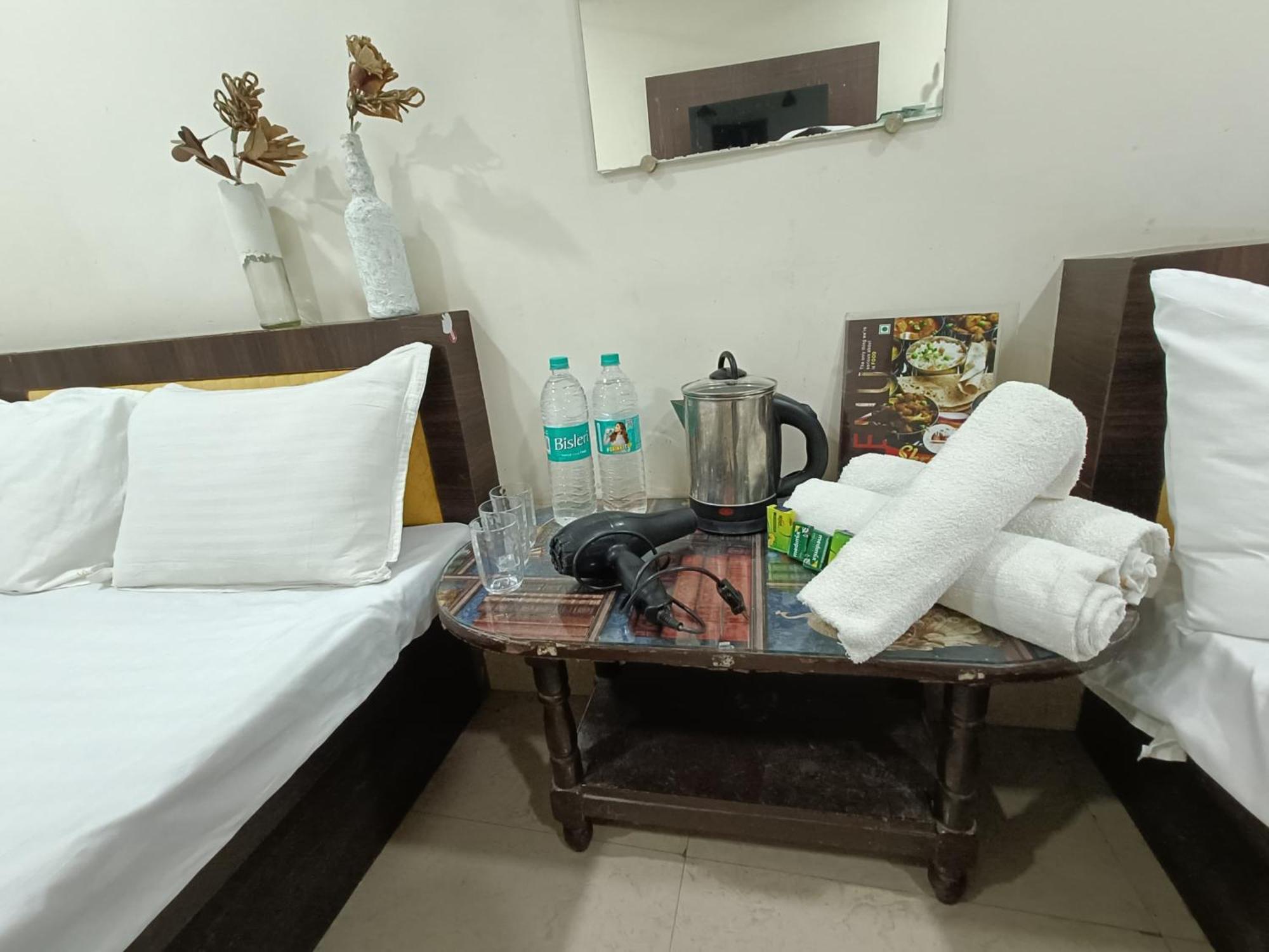 Treebo Yatri Grah Kshipra T Hotel Ujjain Εξωτερικό φωτογραφία