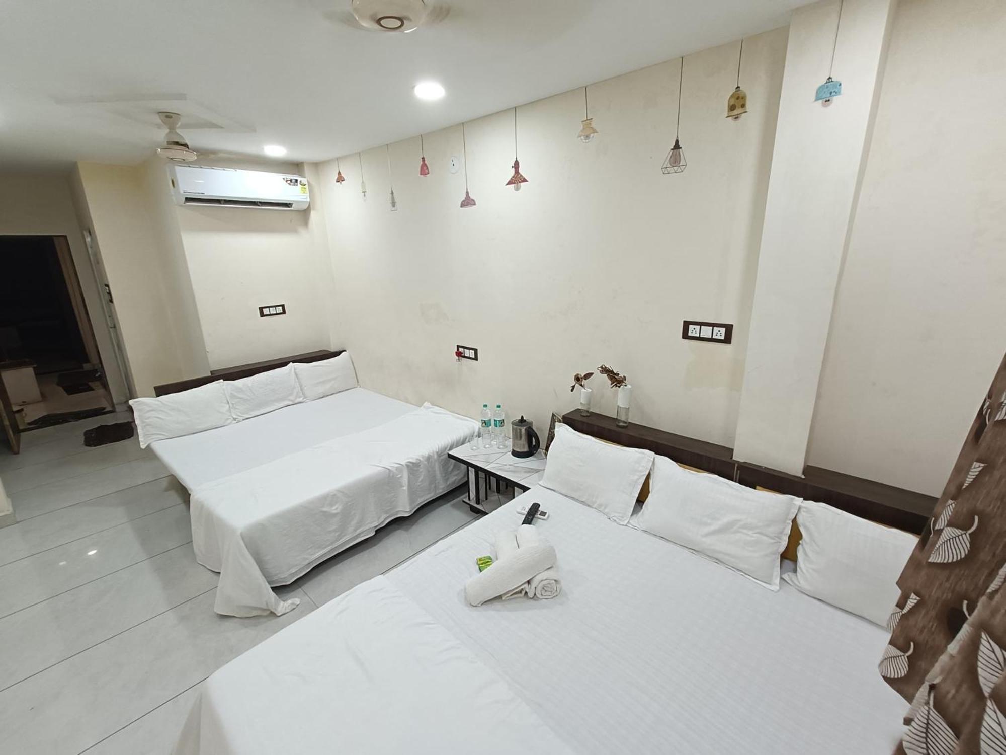 Treebo Yatri Grah Kshipra T Hotel Ujjain Εξωτερικό φωτογραφία