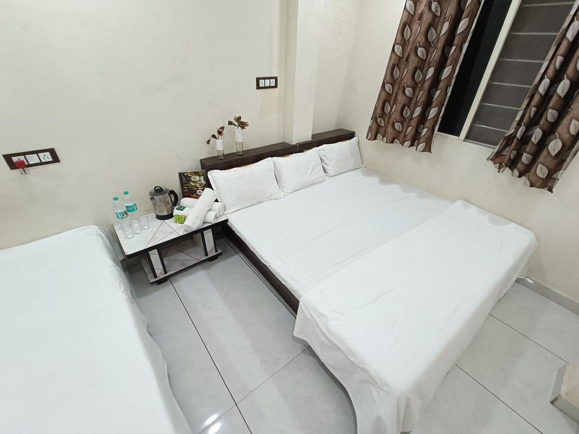 Treebo Yatri Grah Kshipra T Hotel Ujjain Εξωτερικό φωτογραφία