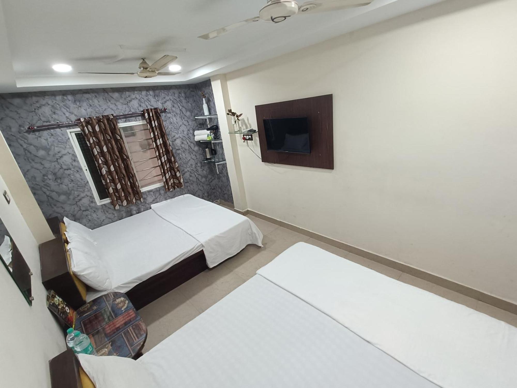 Treebo Yatri Grah Kshipra T Hotel Ujjain Εξωτερικό φωτογραφία