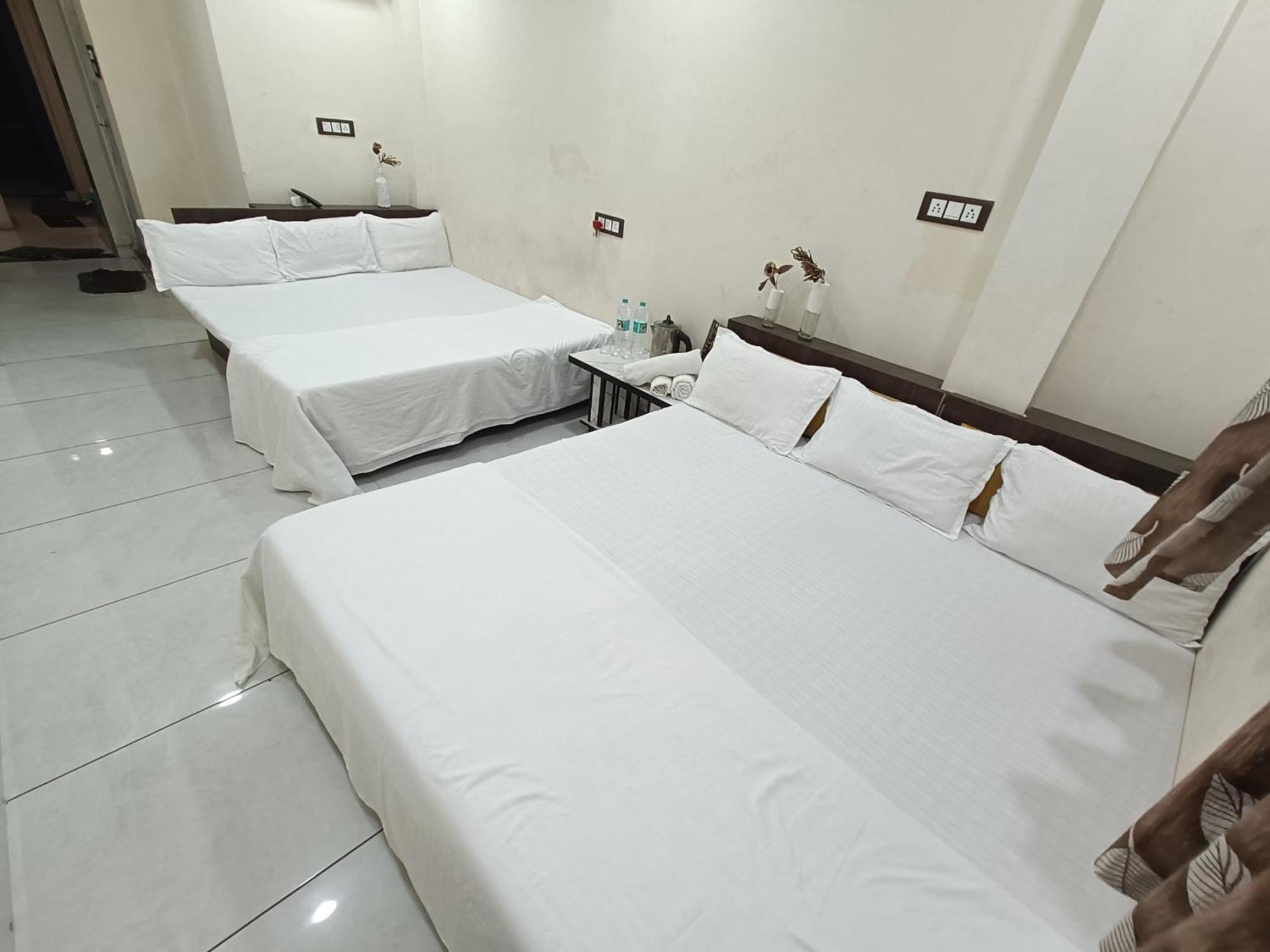 Treebo Yatri Grah Kshipra T Hotel Ujjain Εξωτερικό φωτογραφία