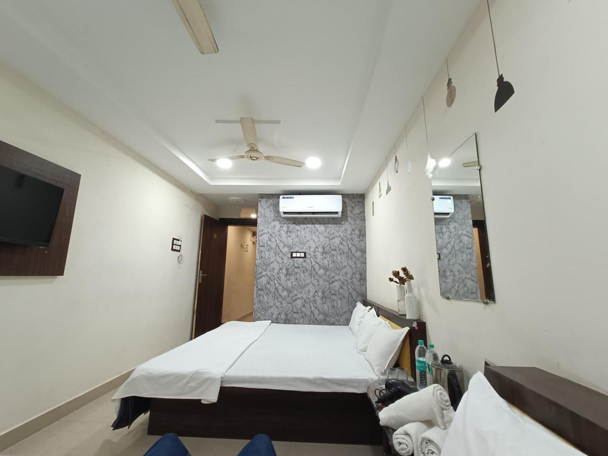 Treebo Yatri Grah Kshipra T Hotel Ujjain Εξωτερικό φωτογραφία