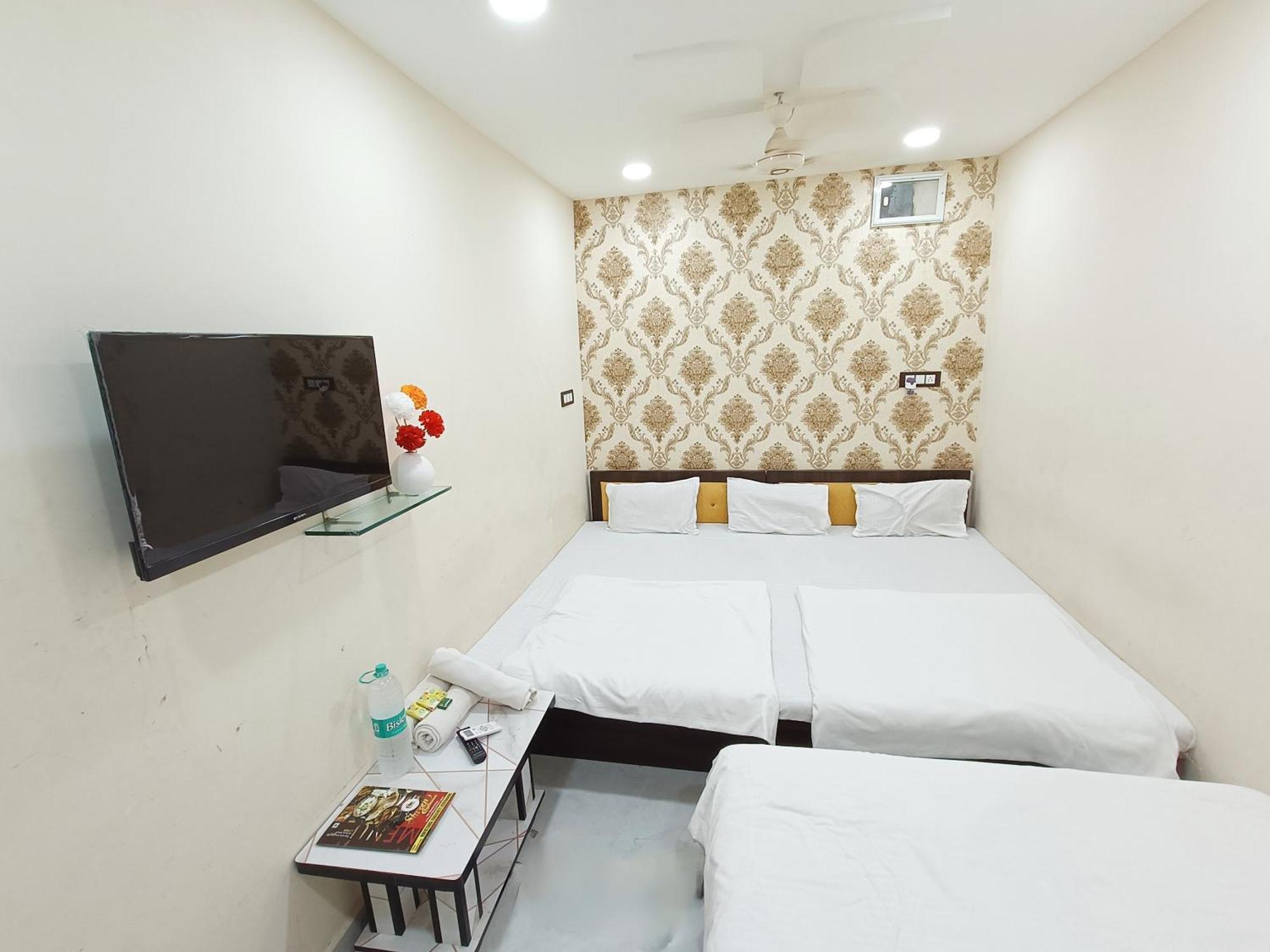 Treebo Yatri Grah Kshipra T Hotel Ujjain Εξωτερικό φωτογραφία