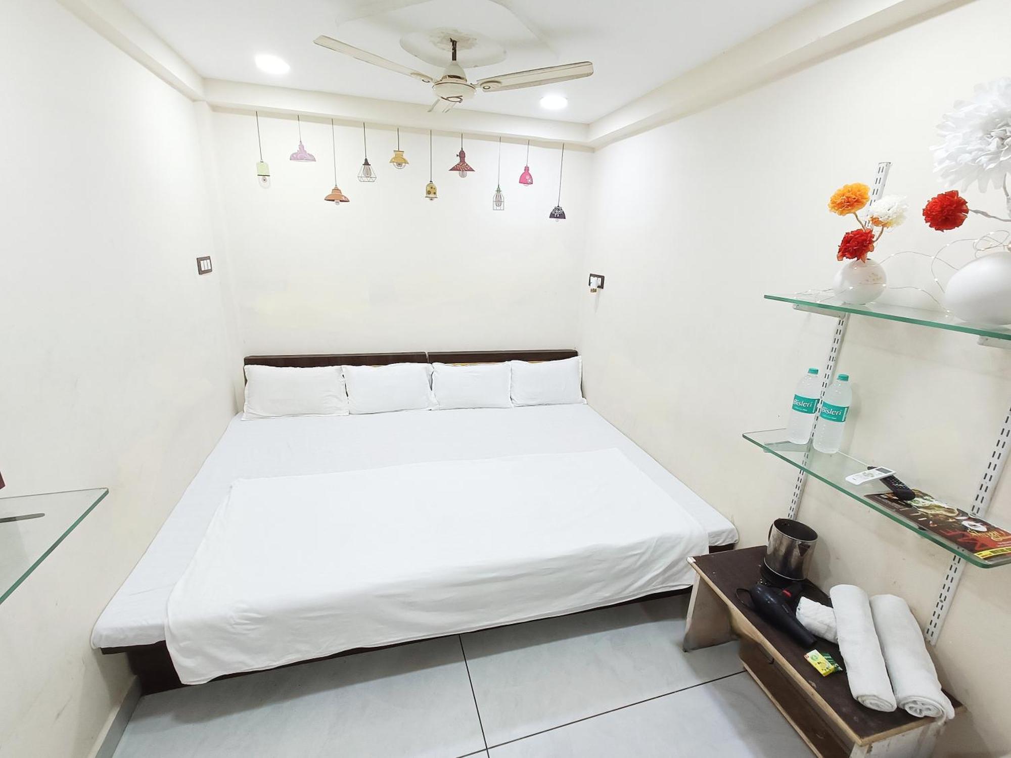 Treebo Yatri Grah Kshipra T Hotel Ujjain Εξωτερικό φωτογραφία